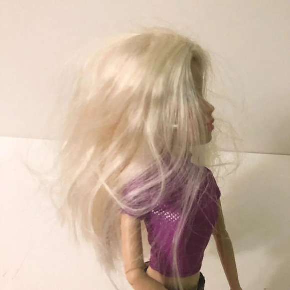 Liv Doll Sophie with Blonde Wig Articulated Doll - Picture 10 of 16